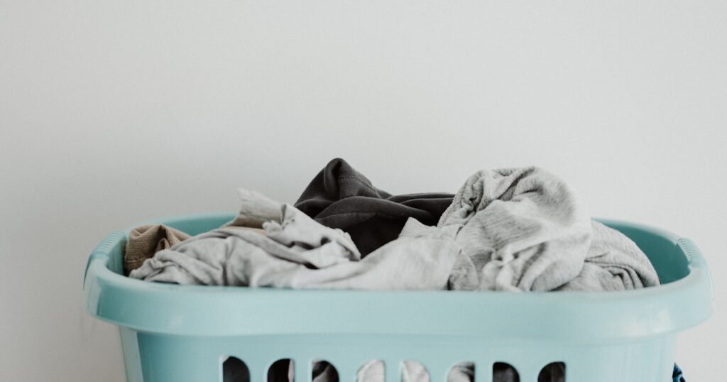 梅雨の部屋干し臭を防ぐ洗濯術とは？原因・対策・時短テクと実際に臭わなかった干し方【体験レポ付】