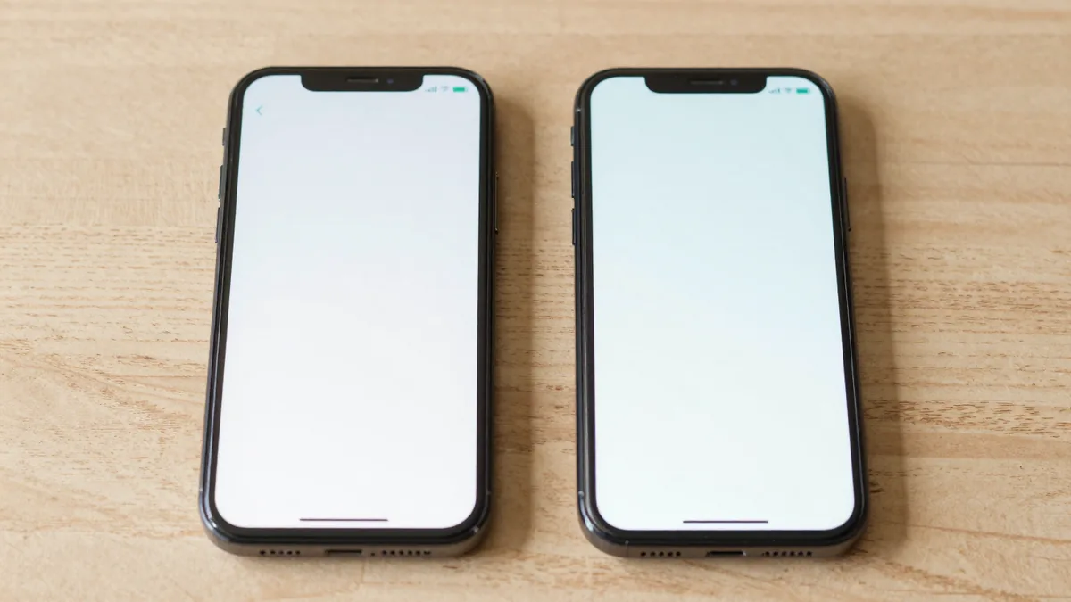 ハンドメイド専用マーケットと総合フリマアプリの画面比較イメージ